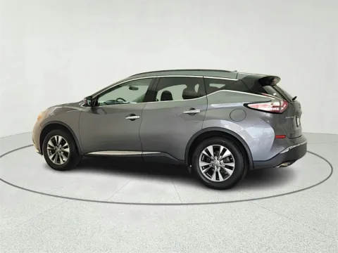 More photos of 2016 Nissan Murano SV at CarWise Gurnee, IL