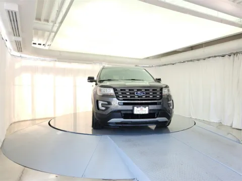 Photos of 2017 Ford Explorer XLT for sale in Gurnee, IL at CarWise Gurnee
