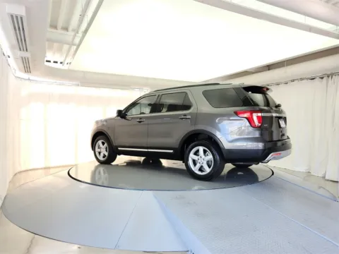 More photos of 2017 Ford Explorer XLT at CarWise Gurnee, IL