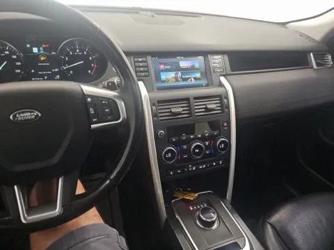 More photos of 2019 Land Rover Discovery Sport at CarWise Gurnee, IL