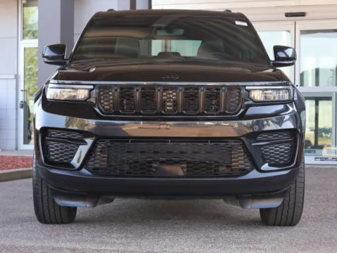 Photos of 2023 Jeep Grand Cherokee Altitude X for sale in Gurnee, IL at CarWise Gurnee