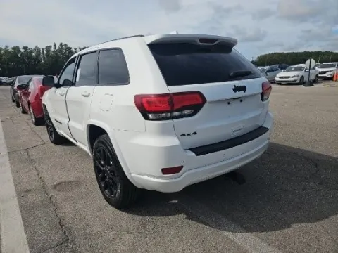 Photos of 2017 Jeep Grand Cherokee Altitude for sale in Gurnee, IL at CarWise Gurnee