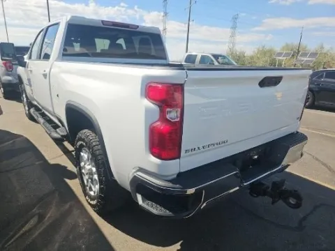 Photos of 2021 Chevrolet Silverado 2500HD LT for sale in Gurnee, IL at CarWise Gurnee