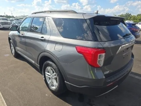 Photos of 2021 Ford Explorer XLT for sale in Gurnee, IL at CarWise Gurnee