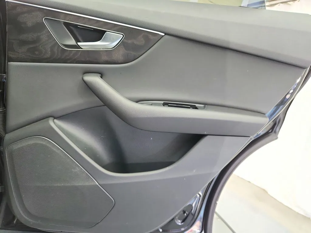 2023 Audi Q8 Premium - Photo 32