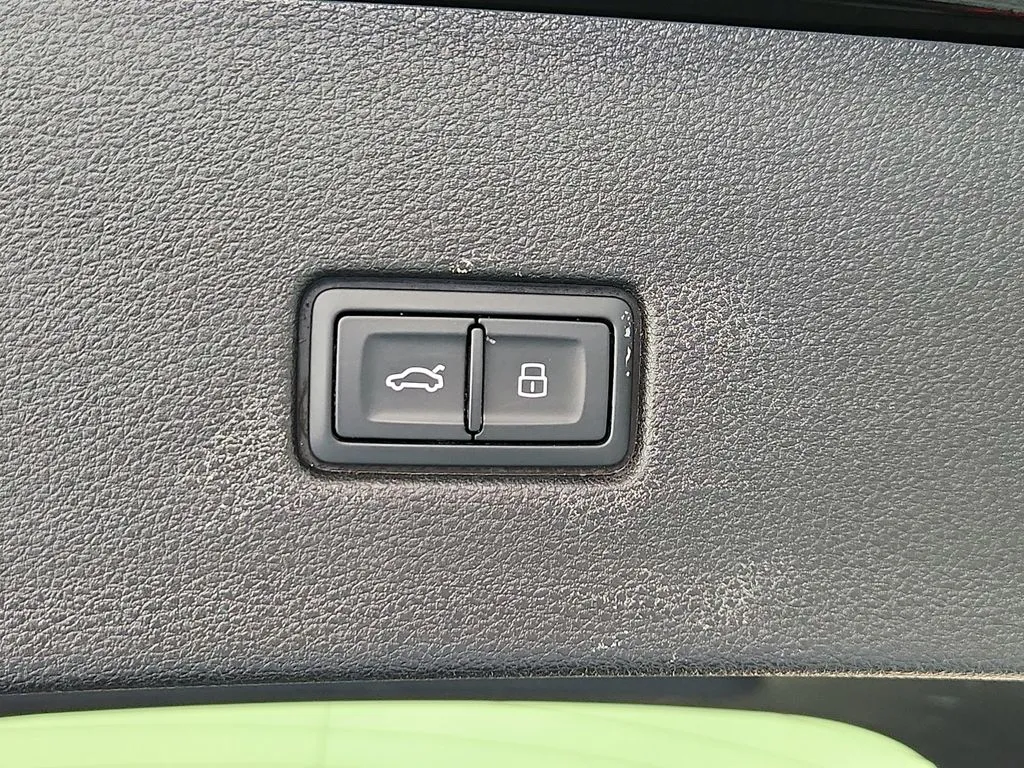 2023 Audi Q8 Premium - Photo 34