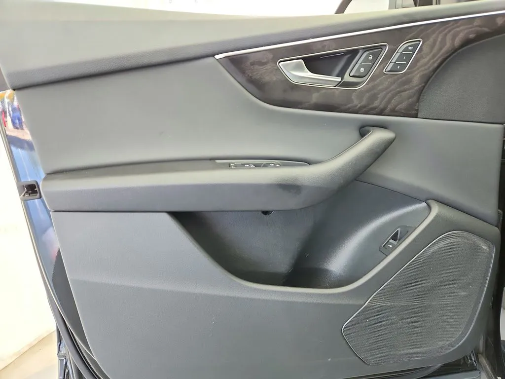 2023 Audi Q8 Premium - Photo 25