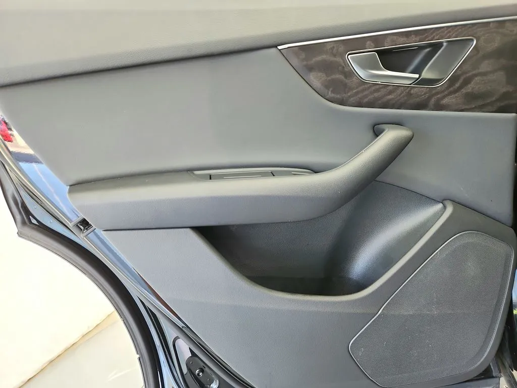 2023 Audi Q8 Premium - Photo 27
