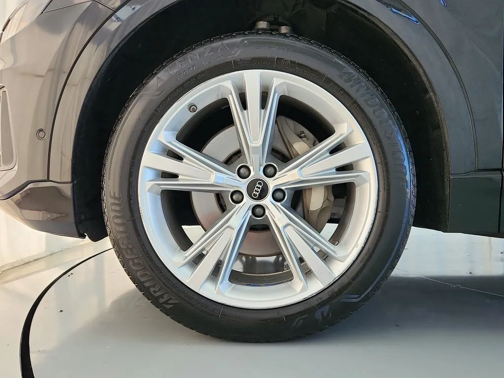 2023 Audi Q8 Premium - Photo 37