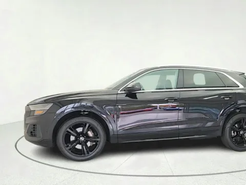 More photos of 2023 Audi Q8 55 Premium at CarWise Gurnee, IL