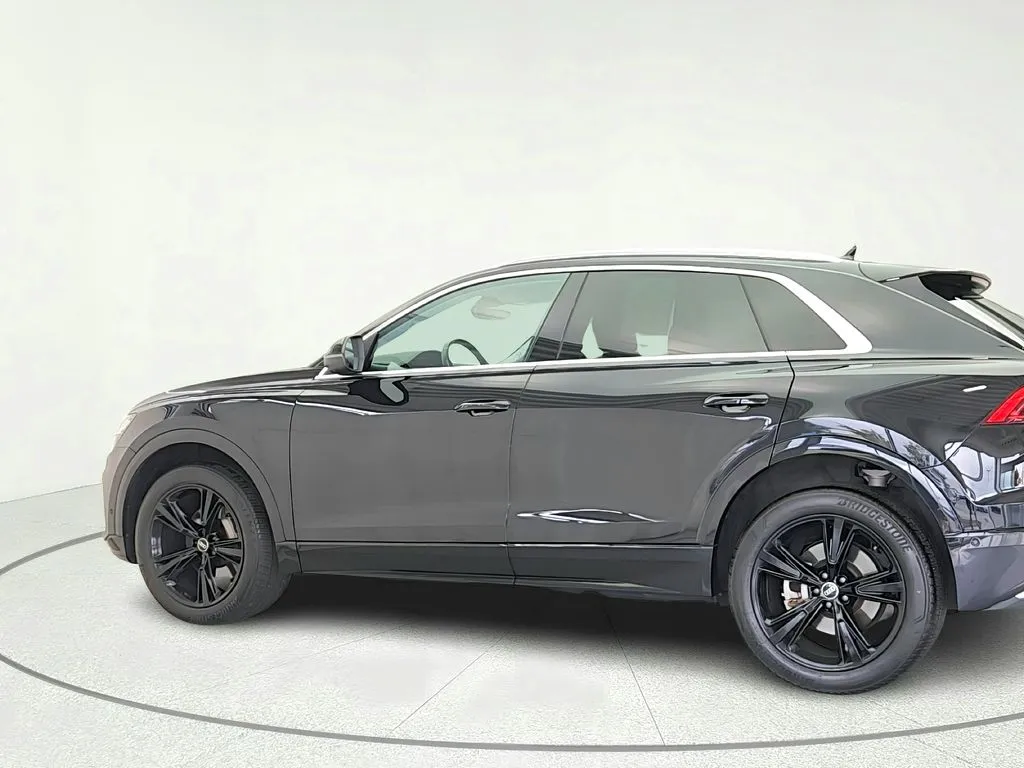 2023 Audi Q8 Premium - Photo 6