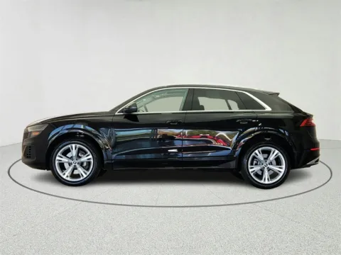 More photos of 2023 Audi Q8 55 Premium at CarWise Gurnee, IL