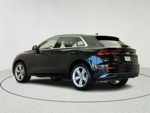 More photos of 2023 Audi Q8 55 Premium at CarWise Gurnee, IL