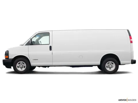 White 2005 Chevrolet Express Van G2500HD for sale in Gurnee, IL