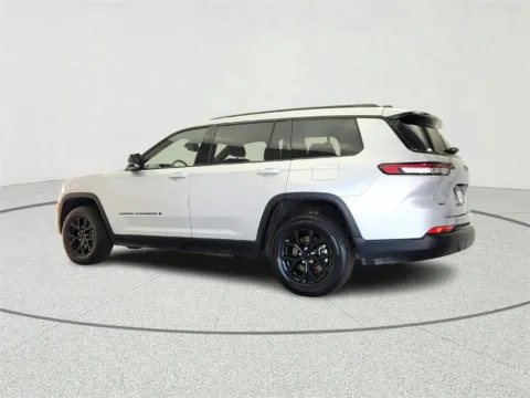 More photos of 2024 Jeep Grand Cherokee L Altitude at CarWise Gurnee, IL