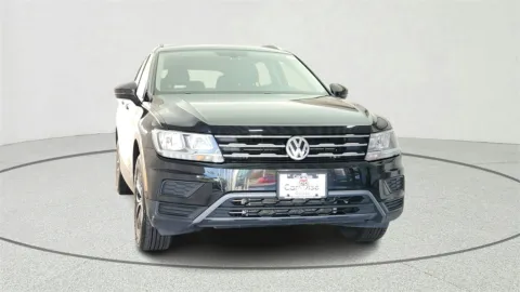 Photos of 2019 Volkswagen Tiguan 2.0T SE for sale in Gurnee, IL at CarWise Gurnee