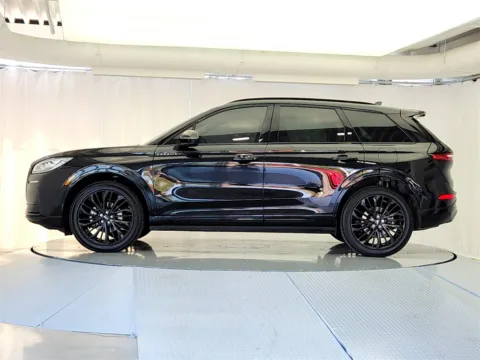 More photos of 2023 Lincoln Corsair Reserve at CarWise Gurnee, IL