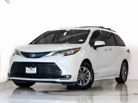 Another view of 2021 Toyota Sienna XLE for sale in Gurnee, IL at CarWise Gurnee