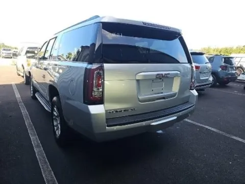 Photos of 2017 GMC Yukon XL SLT for sale in Gurnee, IL at CarWise Gurnee