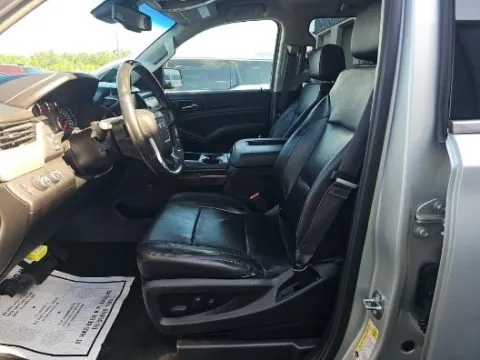 Another view of 2017 GMC Yukon XL SLT for sale in Gurnee, IL at CarWise Gurnee
