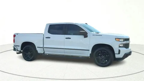 Photos of 2020 Chevrolet Silverado 1500 Custom for sale in Gurnee, IL at CarWise Gurnee