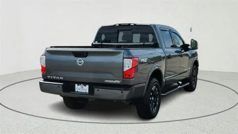 More photos of 2019 Nissan Titan PRO-4X at CarWise Gurnee, IL