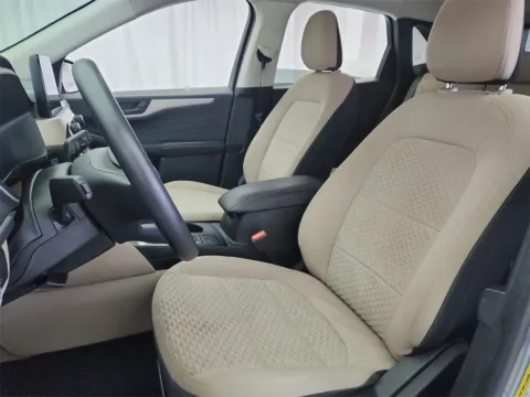 Photos of 2022 Ford Escape SE for sale in Gurnee, IL at CarWise Gurnee