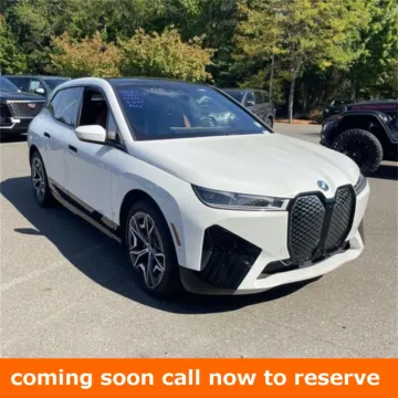 White 2022 BMW iX xDrive50 for sale in Gurnee, IL