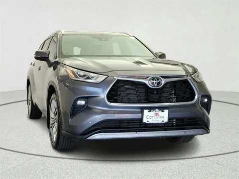 Photos of 2022 Toyota Highlander Platinum for sale in Gurnee, IL at CarWise Gurnee