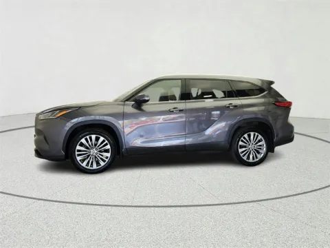 More photos of 2022 Toyota Highlander Platinum at CarWise Gurnee, IL