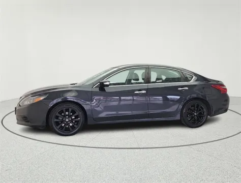 More photos of 2018 Nissan Altima 2.5 SL at CarWise Gurnee, IL