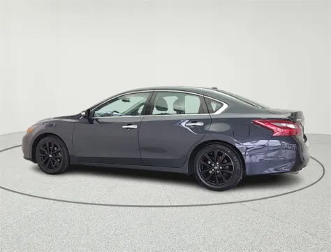 More photos of 2018 Nissan Altima 2.5 SL at CarWise Gurnee, IL