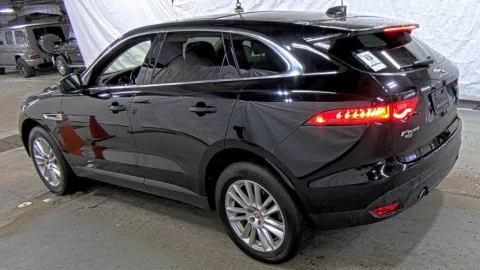 Photos of 2020 Jaguar F-PACE 30t Prestige for sale in Gurnee, IL at CarWise Gurnee