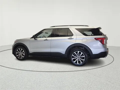 More photos of 2023 Ford Explorer ST-Line at CarWise Gurnee, IL