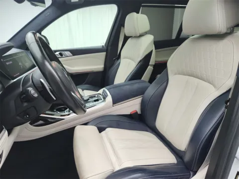 Photos of 2021 BMW X7 xDrive40i for sale in Gurnee, IL at CarWise Gurnee