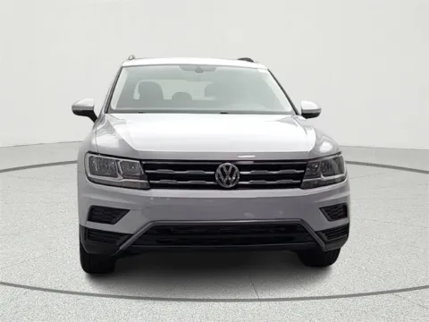 Photos of 2018 Volkswagen Tiguan 2.0T SE for sale in Gurnee, IL at CarWise Gurnee