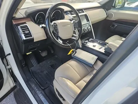 Another view of 2017 Land Rover Discovery HSE for sale in Gurnee, IL at CarWise Gurnee