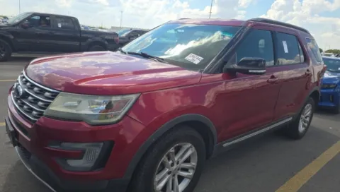 Red 2017 Ford Explorer XLT for sale in Gurnee, IL