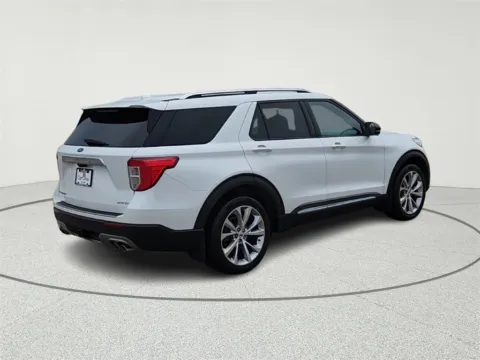 More photos of 2021 Ford Explorer Platinum at CarWise Gurnee, IL