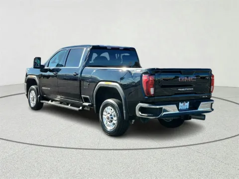 More photos of 2022 GMC Sierra 2500HD SLE at CarWise Gurnee, IL