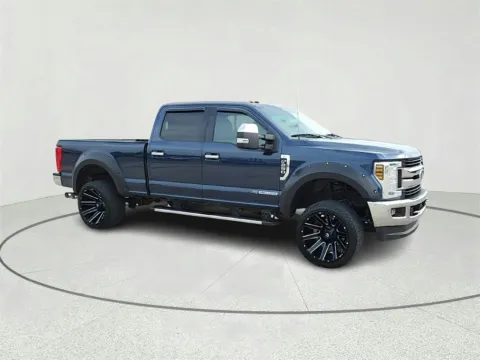 Photos of 2018 Ford F-250SD XLT for sale in Gurnee, IL at CarWise Gurnee