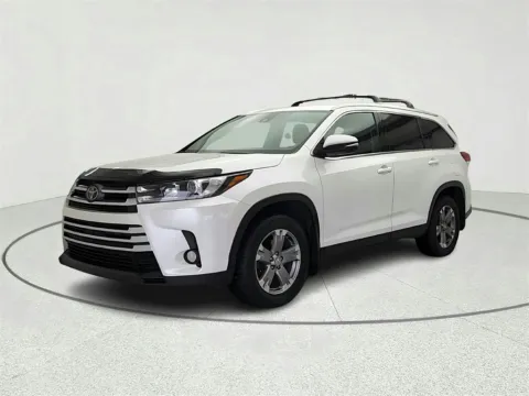 Another view of 2019 Toyota Highlander SE for sale in Gurnee, IL at CarWise Gurnee