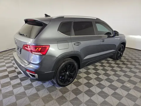 Photos of 2023 Volkswagen Taos 1.5T SE for sale in Gurnee, IL at CarWise Gurnee