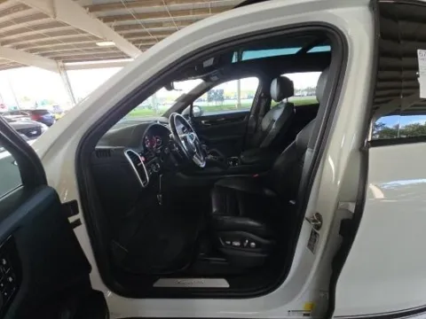 Another view of 2021 Porsche Cayenne for sale in Gurnee, IL at CarWise Gurnee