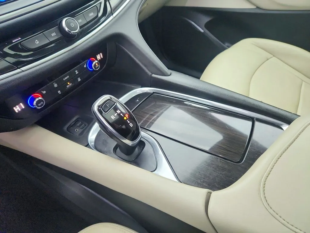 2020 Buick Enclave Essence - Photo 16