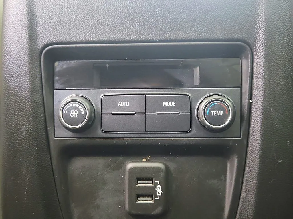 2020 Buick Enclave Essence - Photo 32