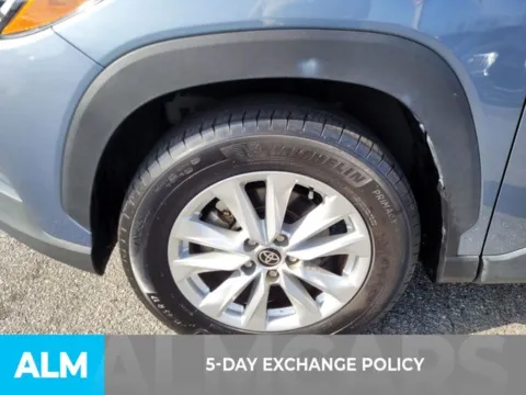 More photos of 2022 Toyota Corolla Cross LE at ALM Kia Perry, GA