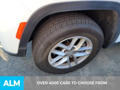 Another view of 2024 Jeep Grand Cherokee L Laredo for sale in Perry, GA at ALM Kia Perry