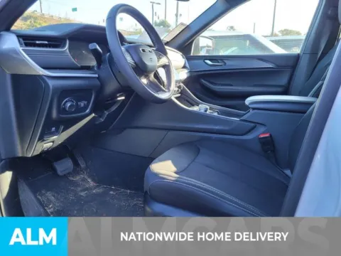 More photos of 2024 Jeep Grand Cherokee L Laredo at ALM Kia Perry, GA