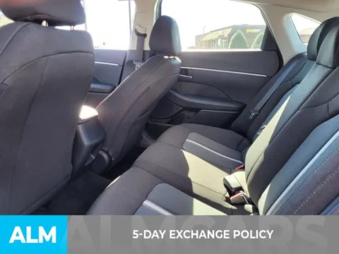 More photos of 2020 Hyundai Sonata SE at ALM Kia Perry, GA